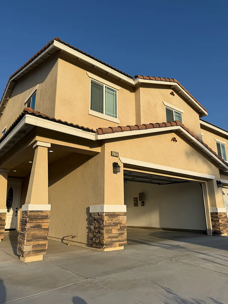 Building Photo - 9723 Eugenia Ave