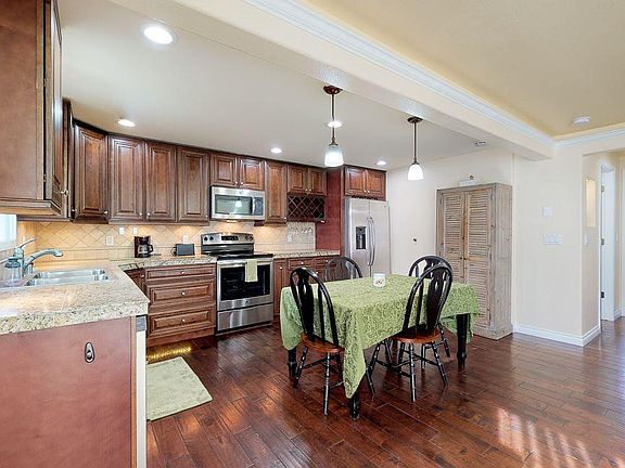 5th image of 526 S 40th Ave #D