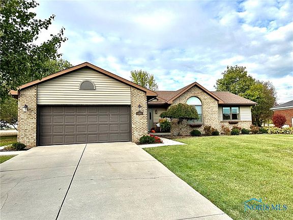 2nd image of 1302 Pinehurst Dr
