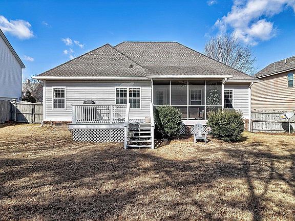 5th image of 121 Rivendell Dr