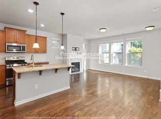 9260 SW Chopin Ln, Portland, OR 97225
