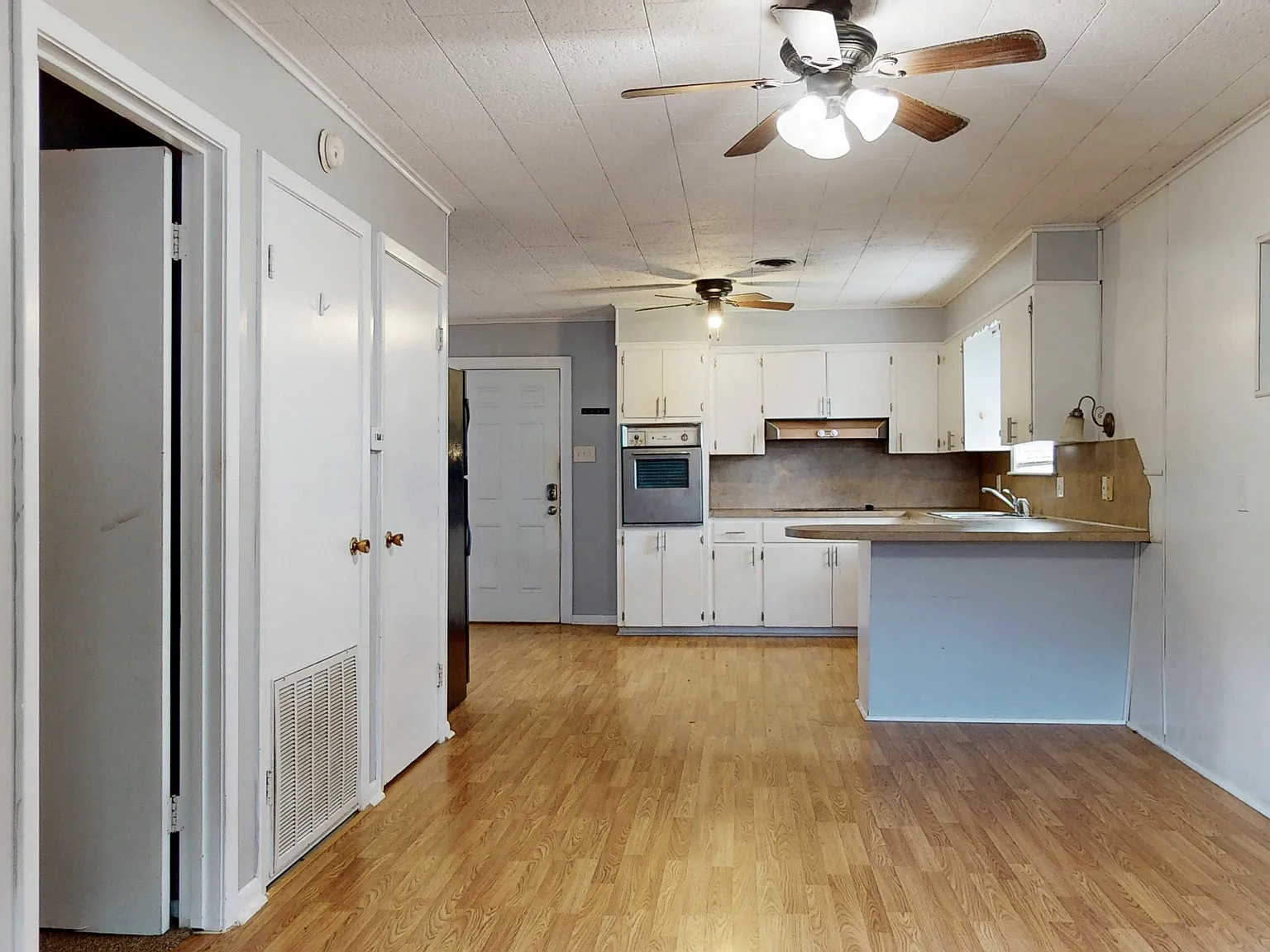 2 bed, 1320 sqft, $1,650 — Photo 3
