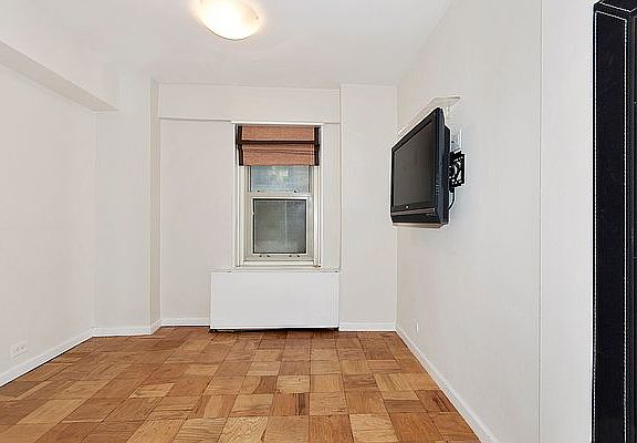 5th image of 159 W 53rd St APT 12H
