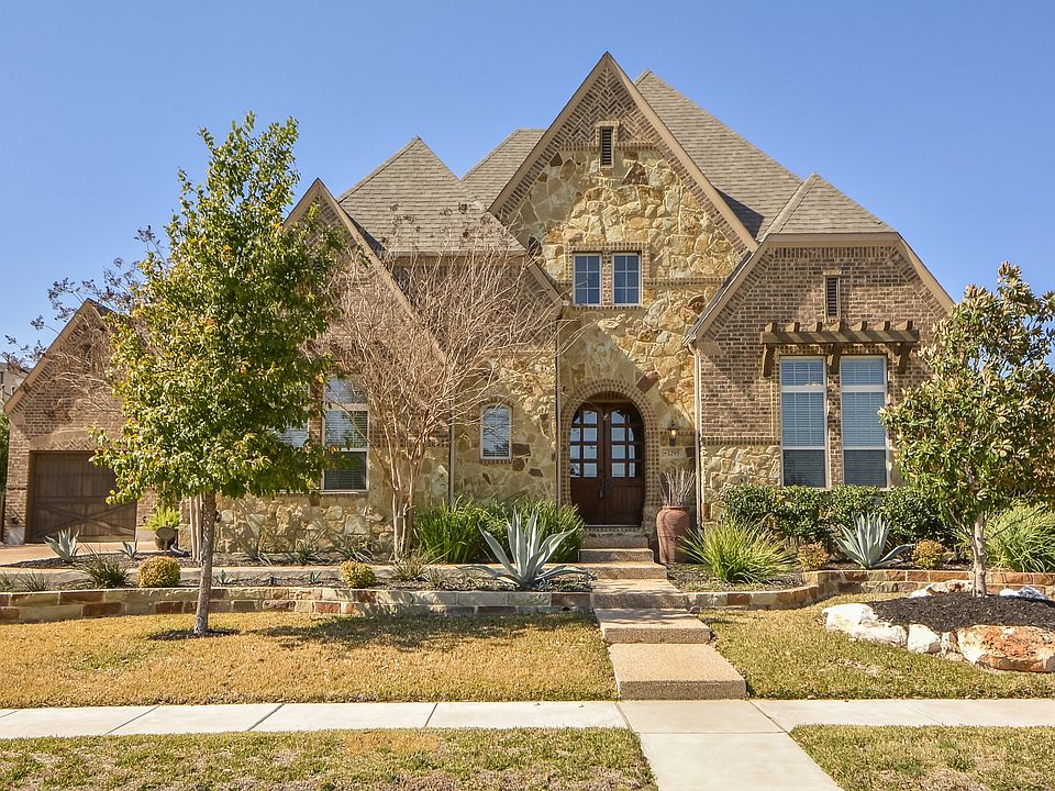 1st image of 2295 Park Place Cir