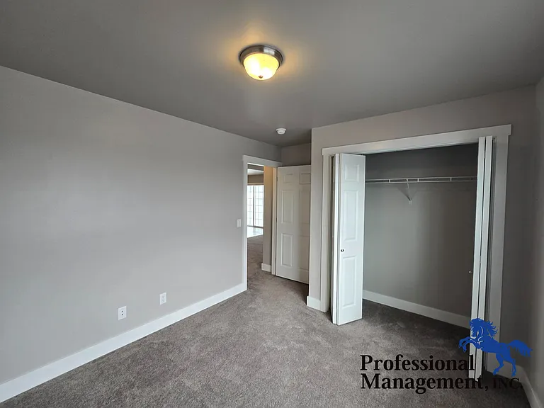 2314 Acacia Cir — Photo 7
