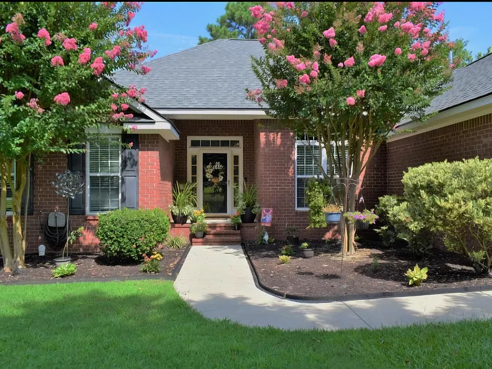 126 Adams Ln