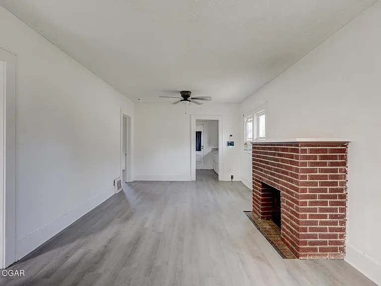 2212 Bird Ave — Photo 5