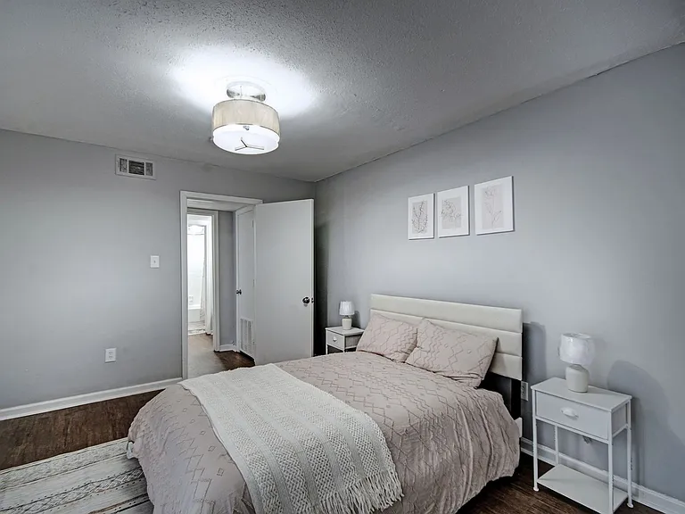 225 W McDowell Rd — Photo 16