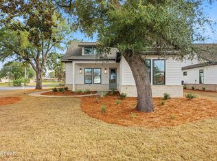 3123 Kings Dr, Panama City, FL 32405