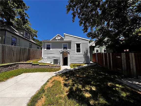 3rd image of 1607 Stinson Ave