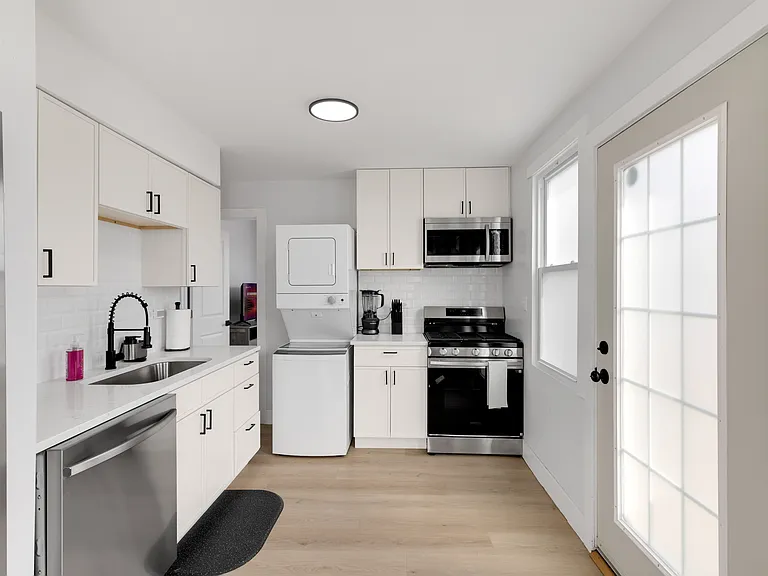 26415 W Beach St — Photo 10