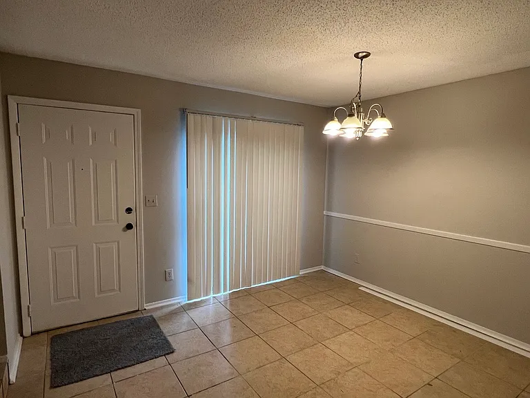 6473 Klinect Ct #D — Photo 5