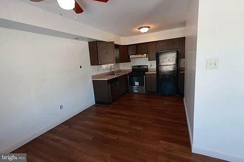 5th image of 8 Fanelli Ln #A