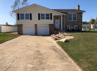 4206 Berkeley Dr, Sheffield Village, OH 44054