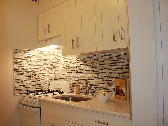 3rd image of 419 E 78th St APT 1D