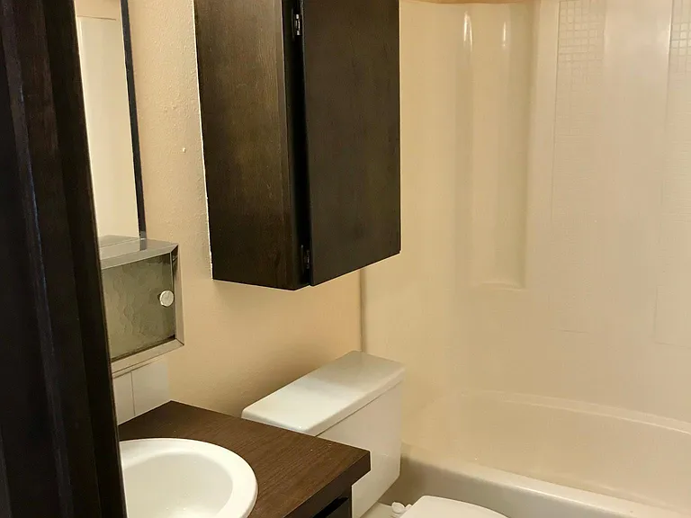 1307 W Francis Ave — Photo 5