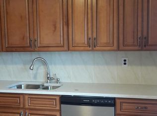 1359 15th St #2, Fort Lee, NJ 07024