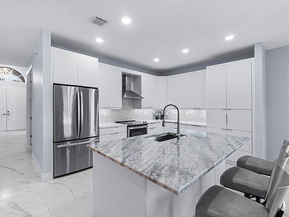 2nd image of 6749 Southport Drive