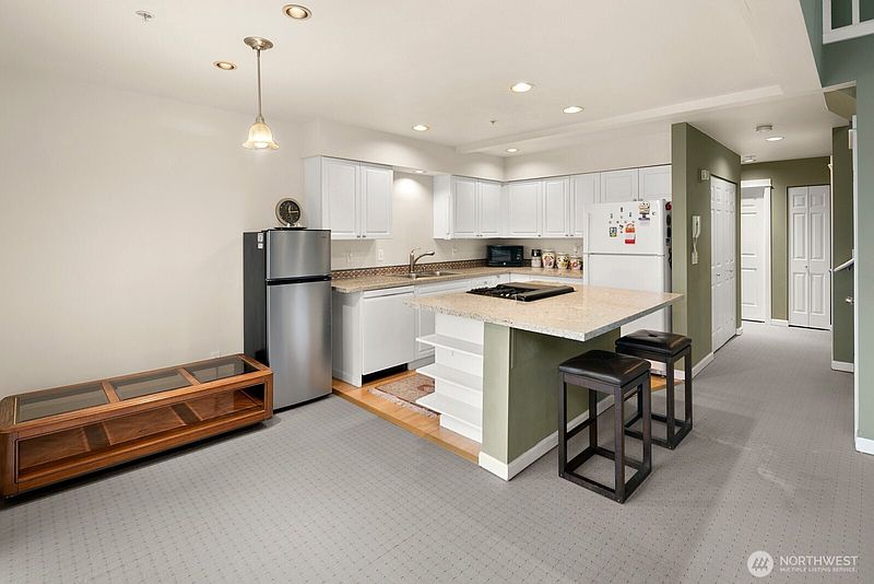 5th image of 6100 NE 181st Street #7