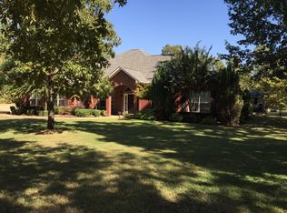 6906 Sugarhill Acres Dr, Texarkana, AR 71854