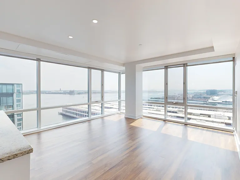100 Pier 4 — Photo 117