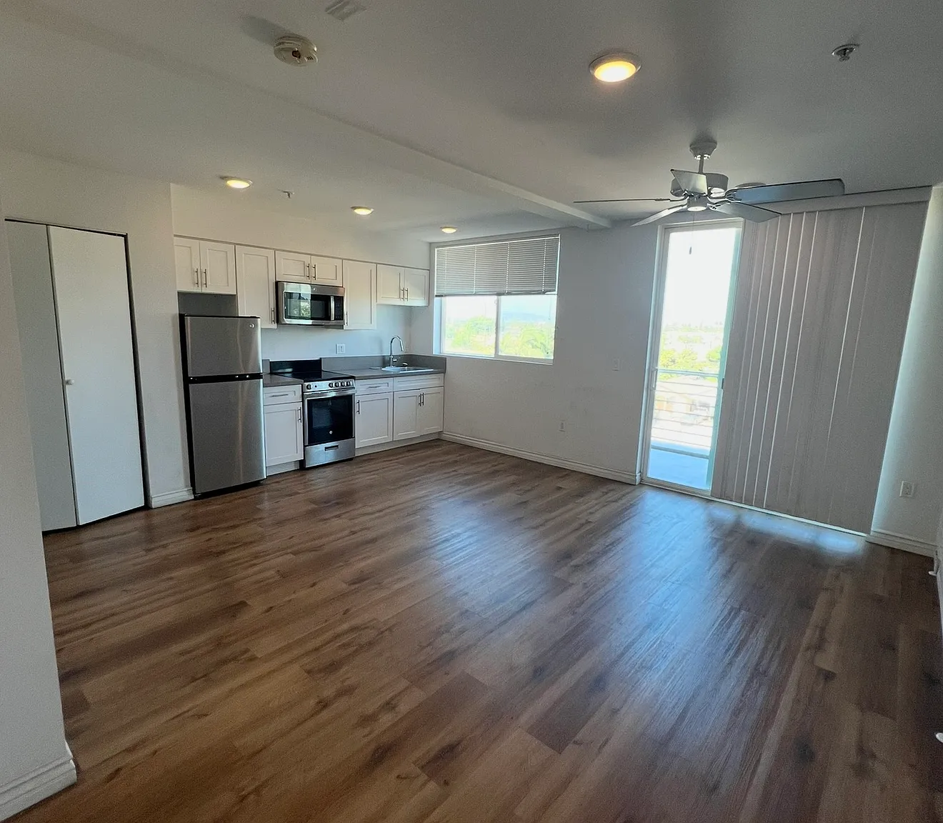 Studio, 400 sqft, $1,650 — Photo 2