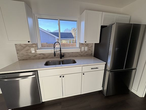 4th image of 515 Giraud St