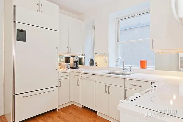 Rented by Anchor Associates | media 9