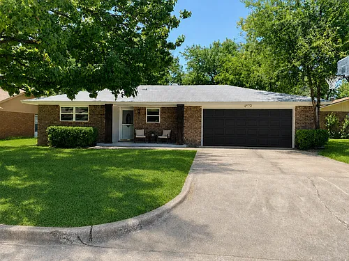 2220 Louise Ln Photo 1 2220 Louise Ln Photo 1