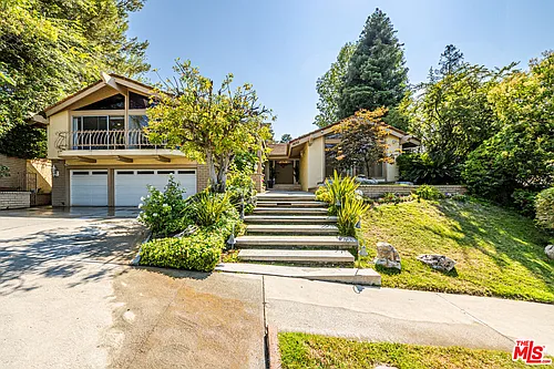 18022 Lake Encino Dr Photo 1