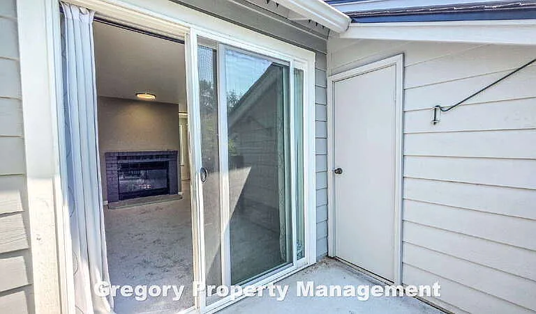 6700 NE 182nd St #B302 — Photo 19