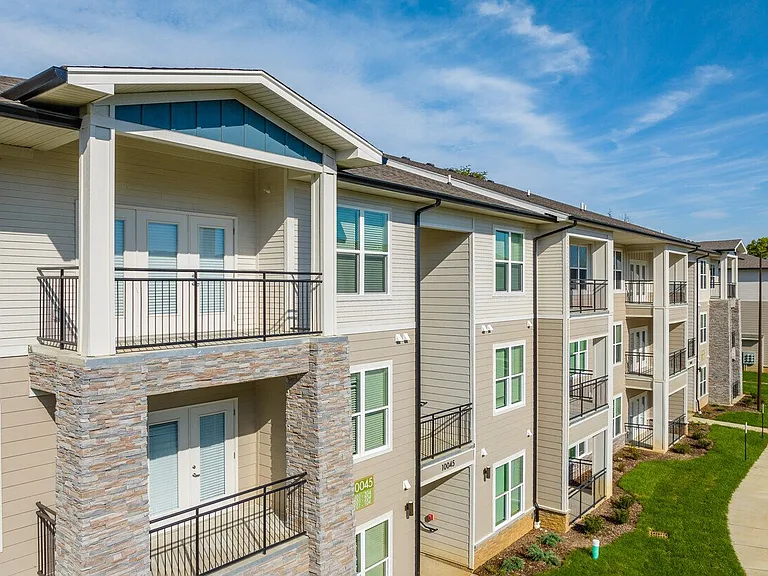 10001 Oak Bridge Cir #10001 — Photo 4