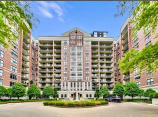 55 W Delaware Pl APT 403, Chicago, IL 60610