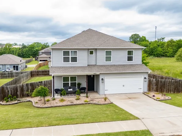 395 Worley St, Huntsville, AR 72740