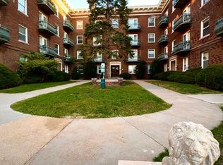 Harney Court Apartments (2464 Harney St.), Omaha, NE 68131