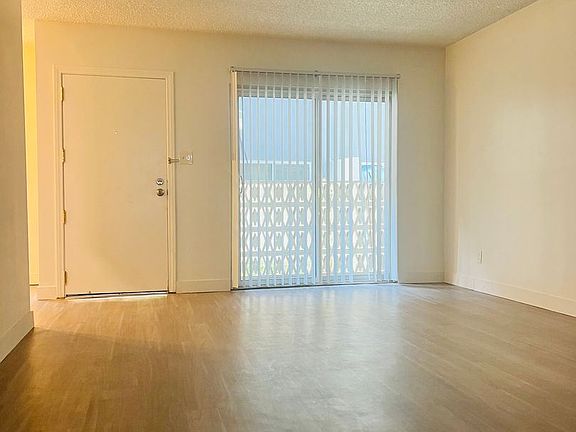 3rd image of 718 S Fir Ave APT 2