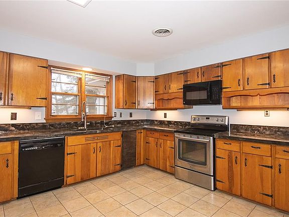 4th image of 4849 Old Harris Ln