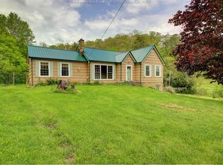 36 Hodges Rd, Hurricane, WV 25526