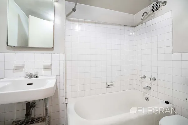 Sold by (Legacy) Elegran | media 17