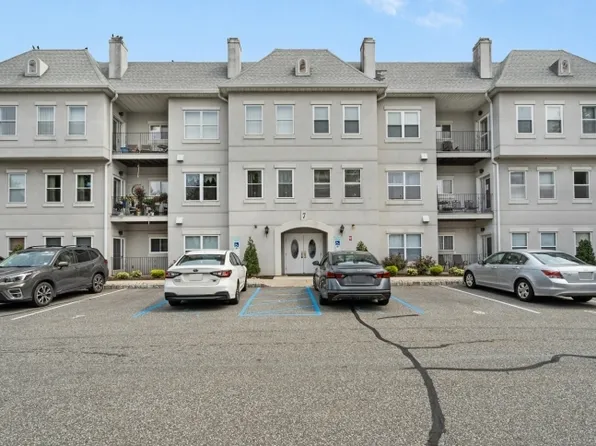 710 Brittany Dr #10, Wayne Twp., NJ 07470