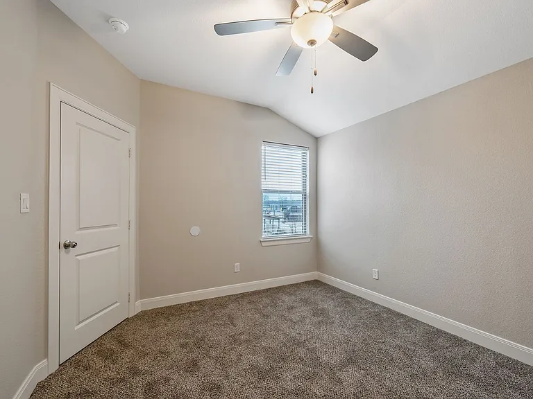 Omen Hill Villas- ASK ABOUT OUR SPRING MOVE- IN SPECIAL TODAY! — Photo 10