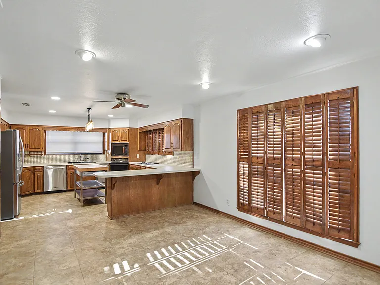 605 Pecos Trl — Photo 6