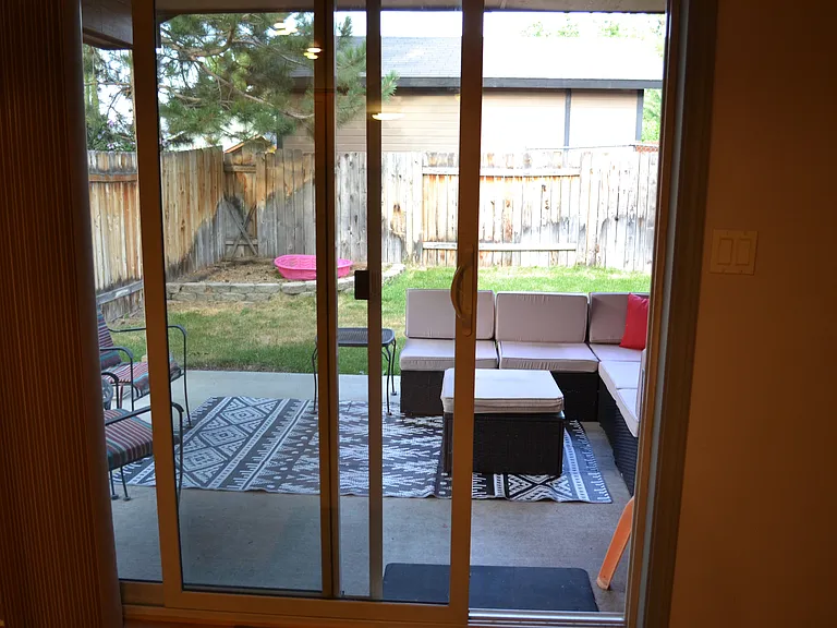 2646 N Larchmont Ave — Photo 17