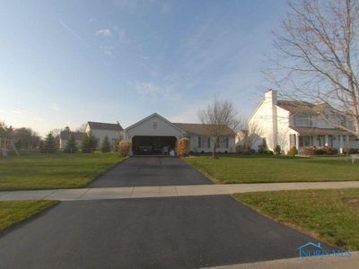 1051 Little Creek Dr, Perrysburg, OH, 43551