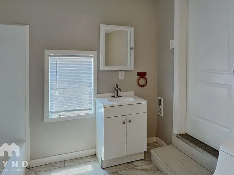1276 Wager St — Photo 8