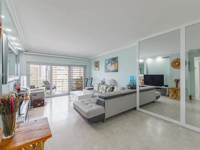 1980 S Ocean Dr #11K — Photo 3