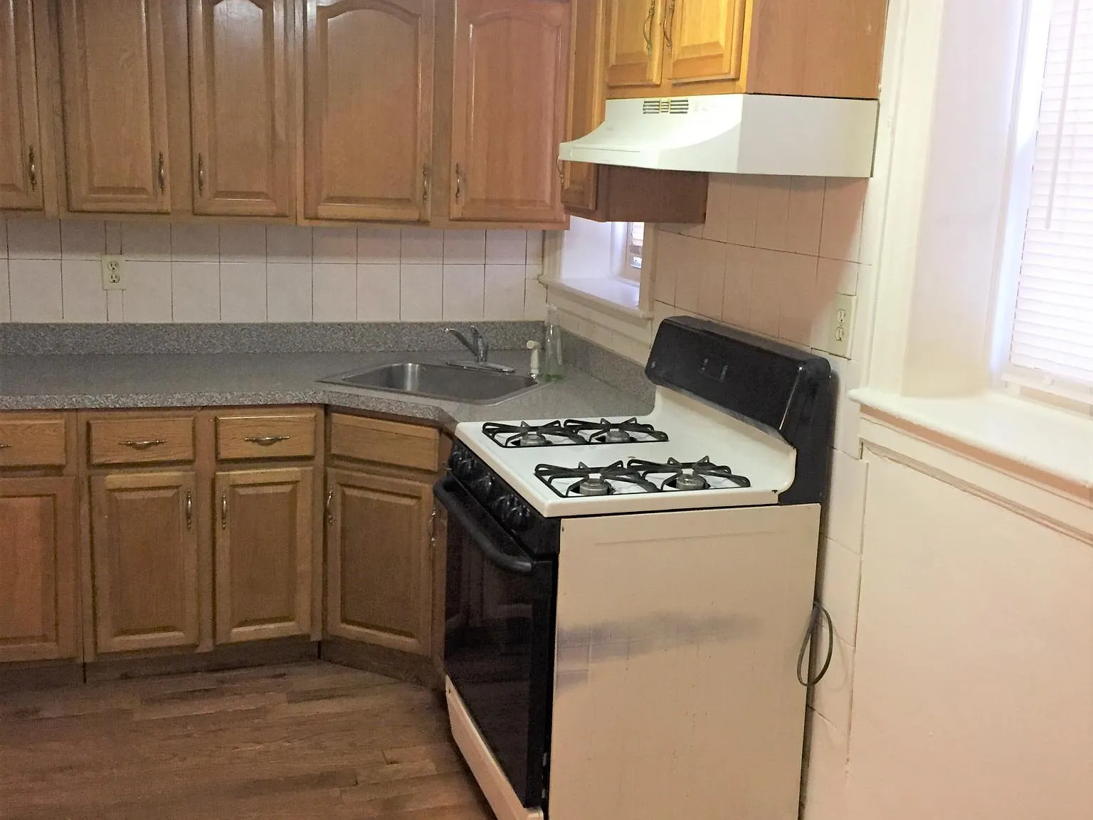 Studio, 600 sqft, $1,600 — Photo 2