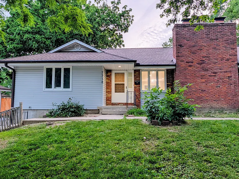 7718 Kenwood Ave — Photo 24