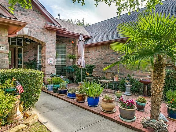 2nd image of 2107 Ballycastle Dr
