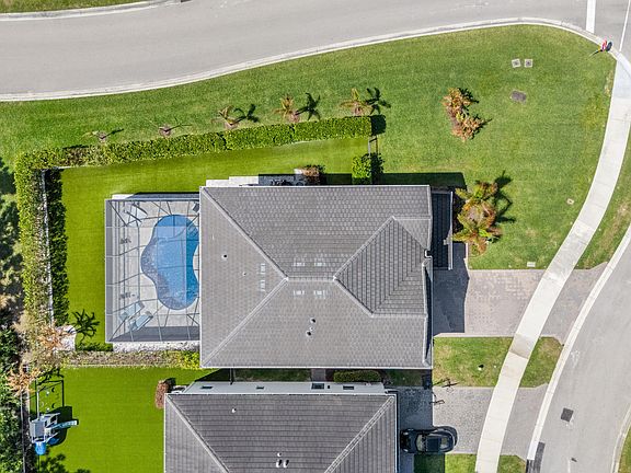 2nd image of 4842 SW Millbrook Lane
